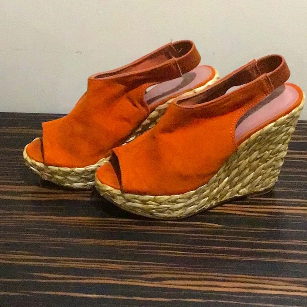 Carlos Santana suede woven wedges fall color  😍😍😍